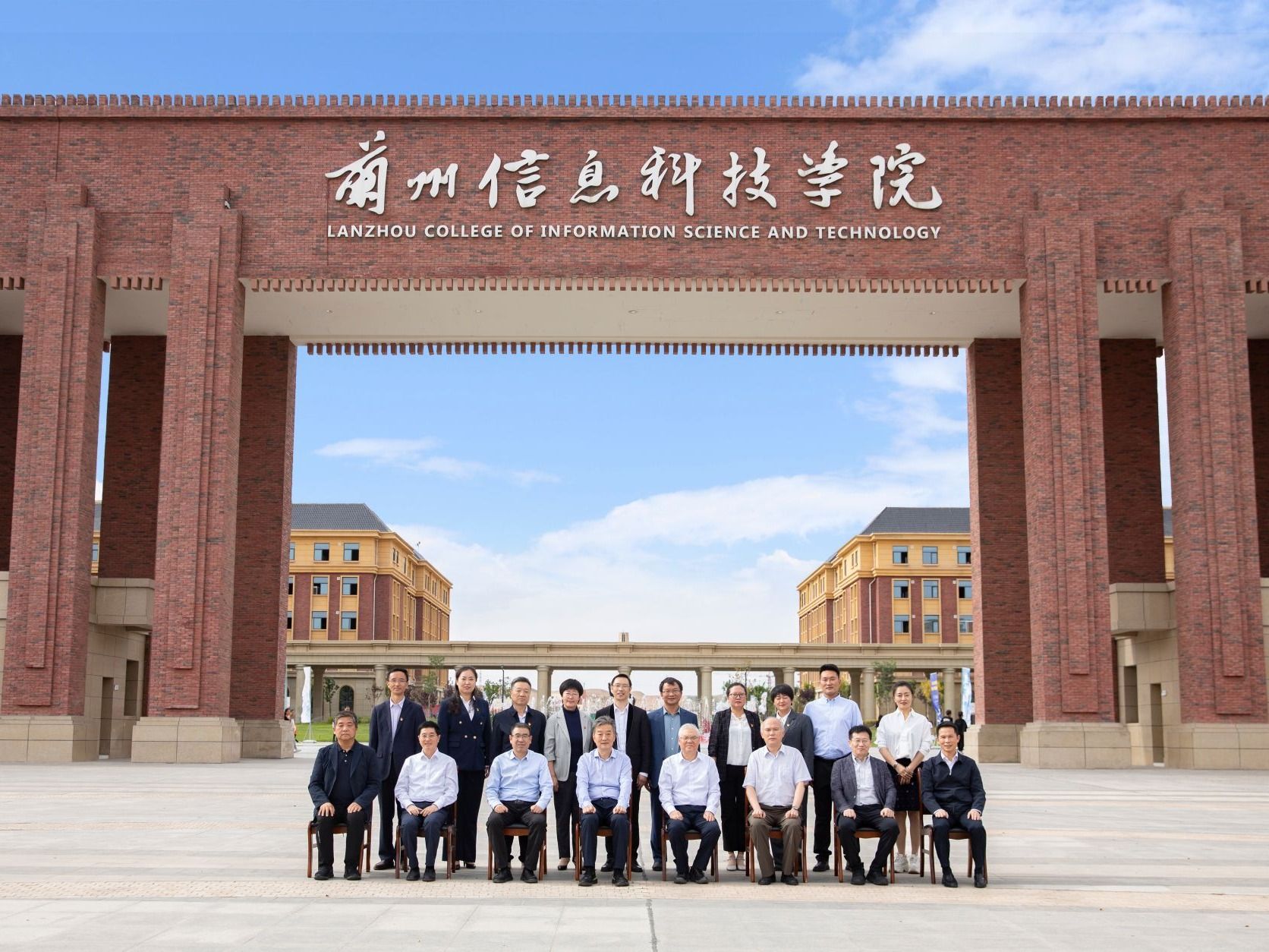 领导关怀 | 民进中央副主席王刚在2026世界杯官网入口调研慰问教师代表