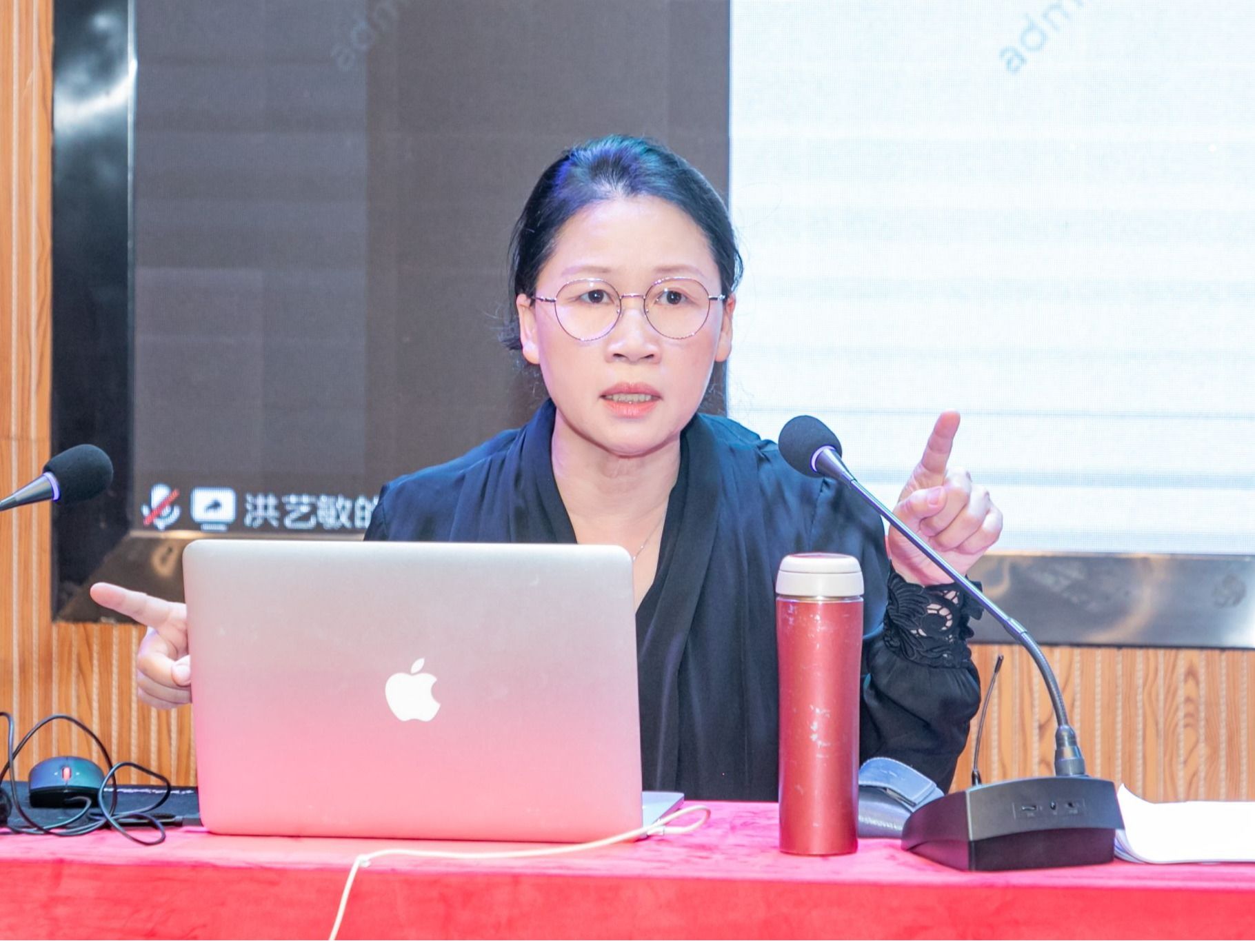 构建应用型人才培养体系——教育部评估专家洪艺敏教授走进2026世界杯官网入口指导评建工作