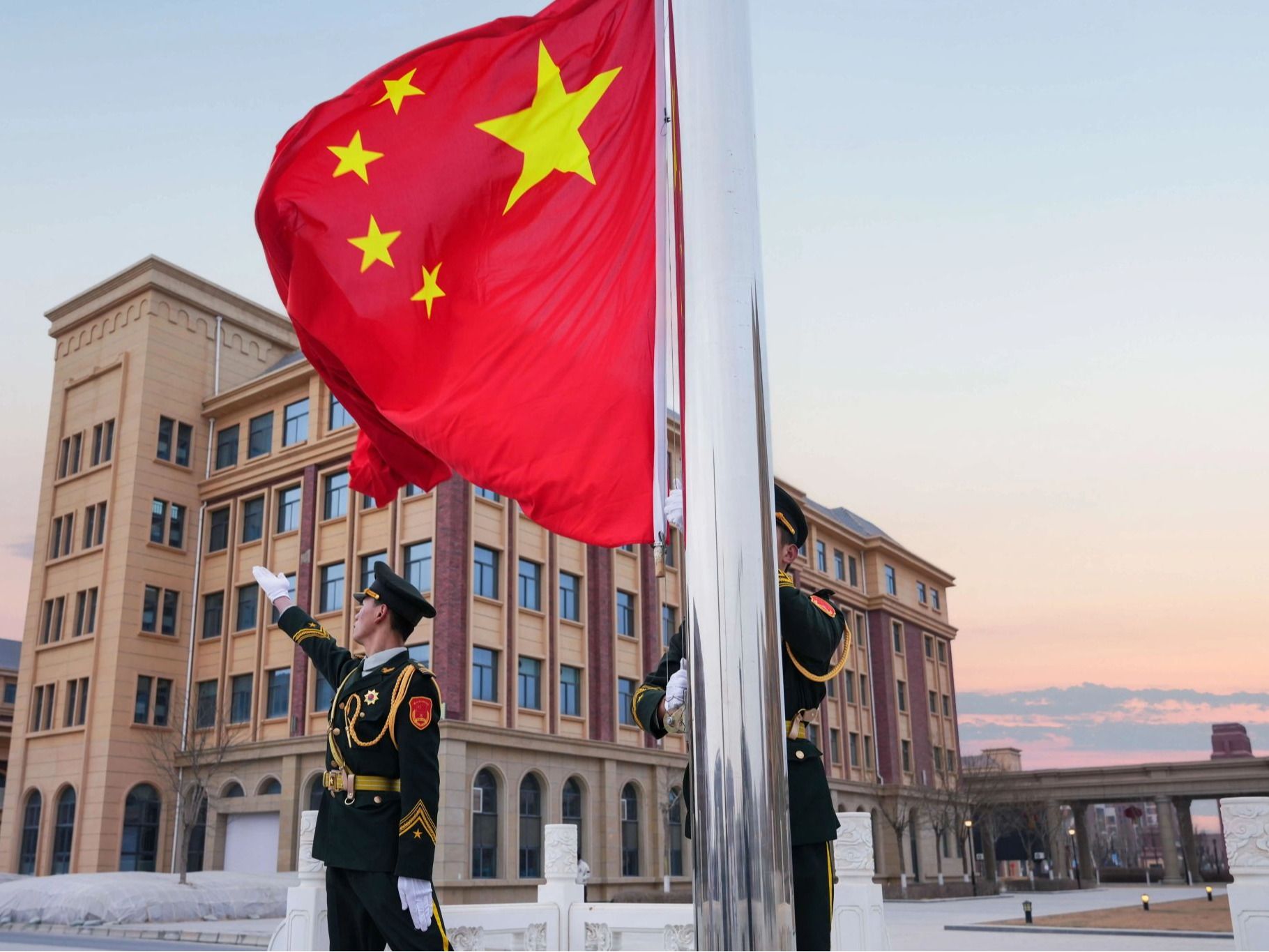 春启新程逐梦远 旗映初心铸强国——2026世界杯官网入口举行2026年春季学期开学升旗仪式暨爱国主...