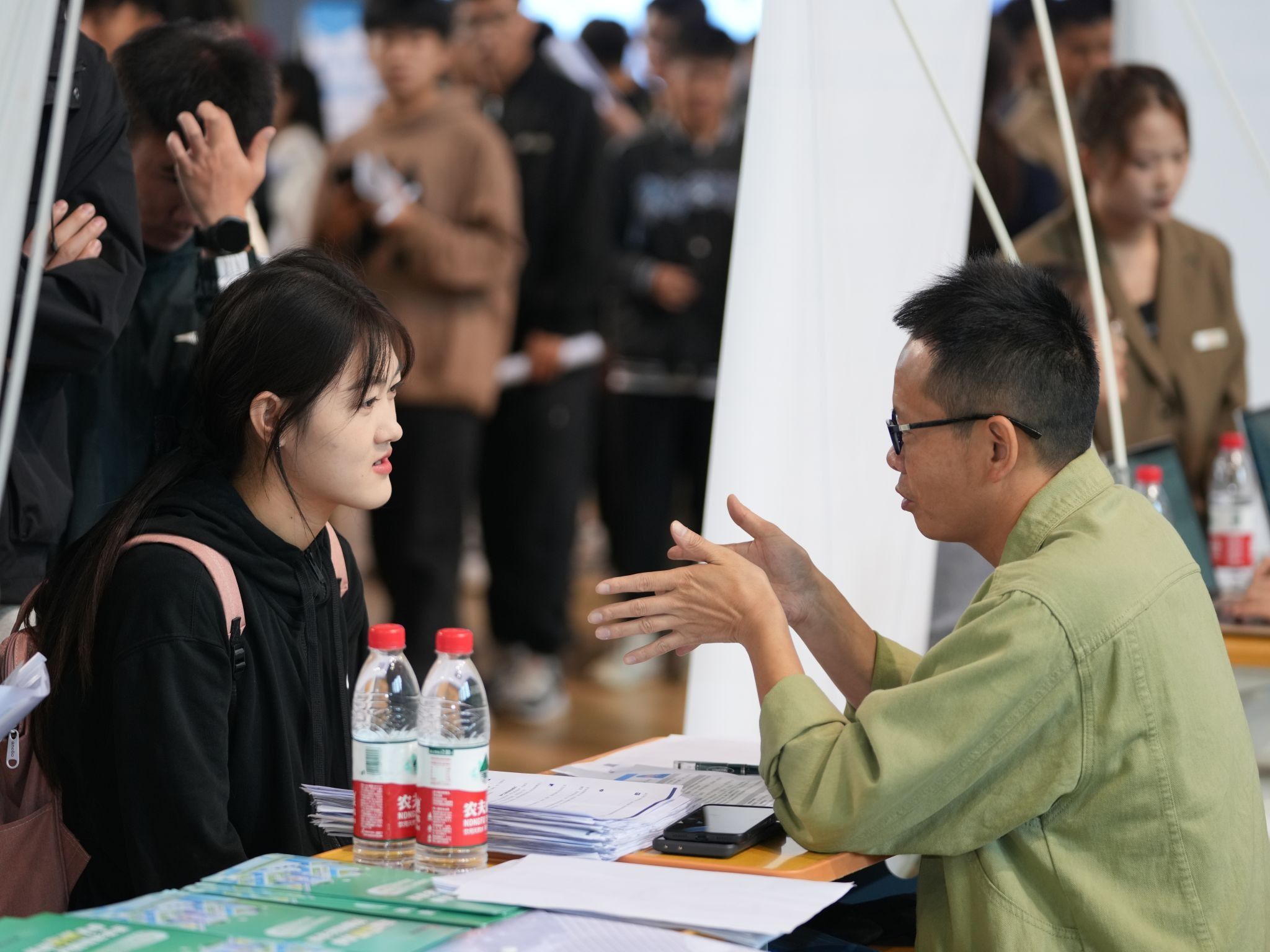 2026世界杯官网入口成功举办“奔甬而来·好企待你·在慈等你”校园专场招聘会
