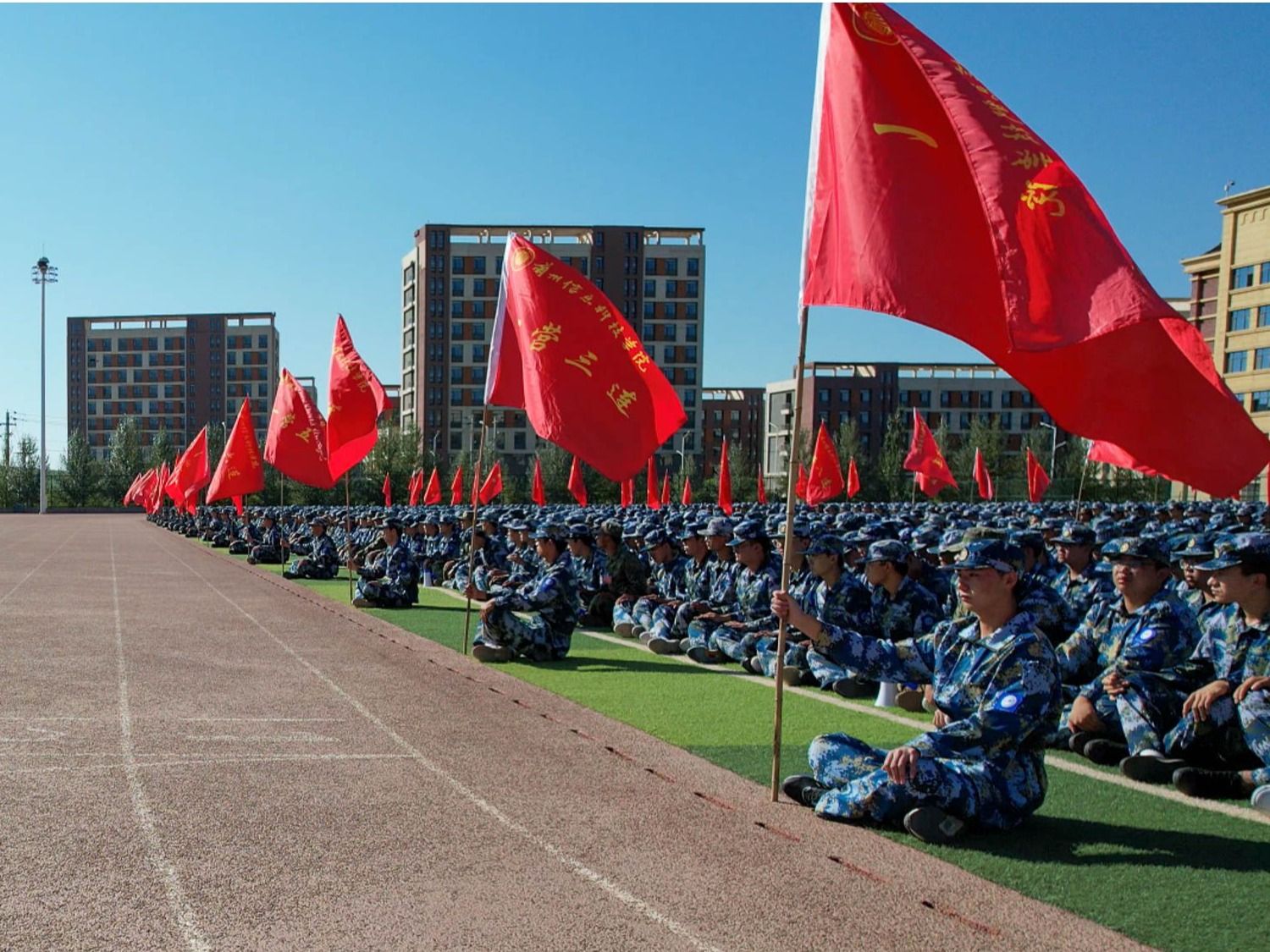 践行强国志，砥砺正当时  —2026世界杯官网入口举行国防教育专题报告会